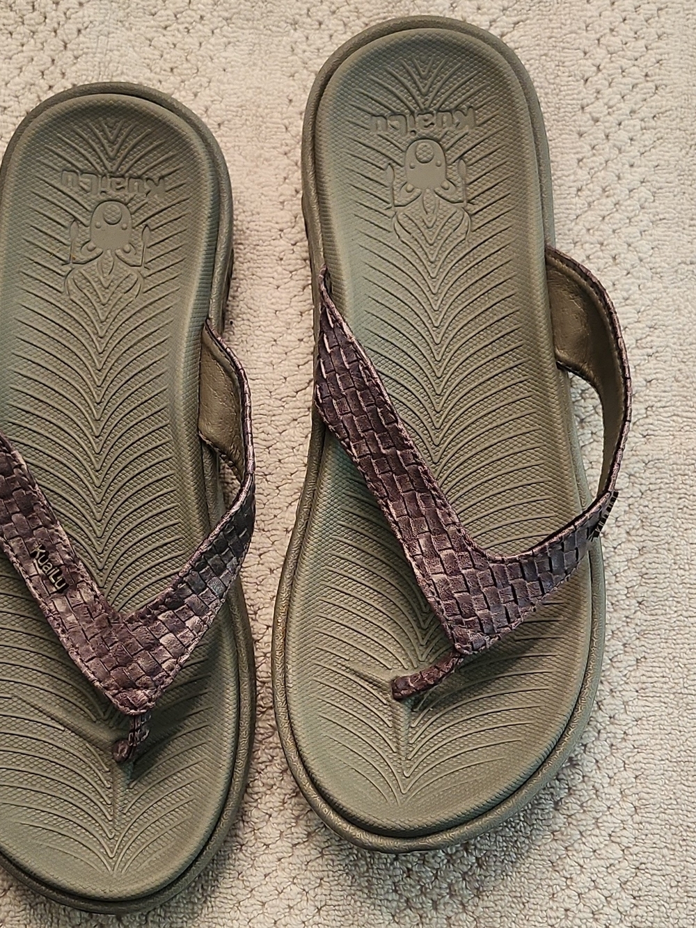 KuaiLu Women's Gray Footbed Flip Flops with Brown Woven Straps 0152